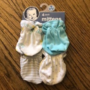 Set of 4 mittens